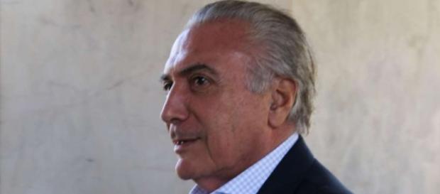 Eventual Governo Temer quer criar 100 mil vagas formais já em 2016. Eventual Governo Temer quer criar 100 mil vagas formais já em 2016.