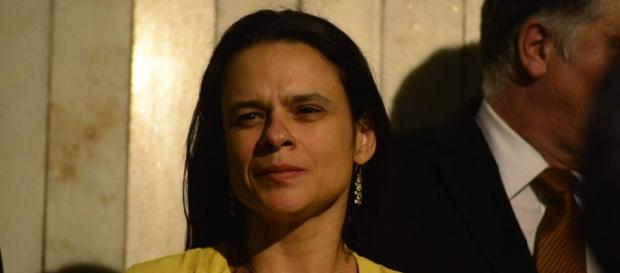 Janaína foi criticada por ter feito o trabalho para o PSDB Janaína foi criticada por ter feito o trabalho para o PSDB