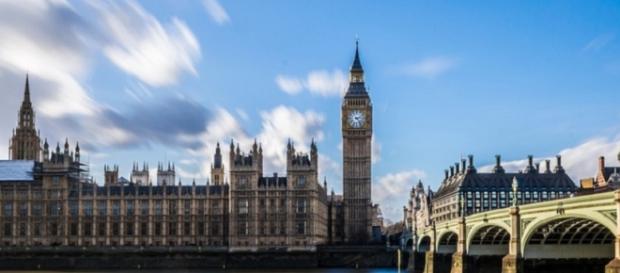 l Big Ben, la campana più grande dell'orologio a Londra l Big Ben, la campana più grande dell'orologio a Londra