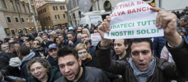 Ridateci i nostri soldi!!! risparmiatori in piazza contro le banche Ridateci i nostri soldi!!! risparmiatori in piazza contro le banche