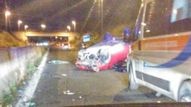 La punto rossa che si è ribaltata il 30 aprile in via Belmonte in Sabina.