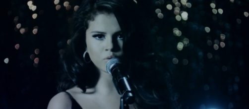 Selena Gomez nel suo videoclip Same Old Love