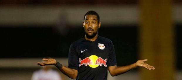 Contratação do jogador repercutiu negativamente Contratação do jogador repercutiu negativamente