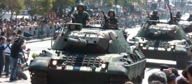Governo do RJ quer o Exército patrulhando as ruas da capital durante as Olimpíadas. Governo do RJ quer o Exército patrulhando as ruas da capital durante as Olimpíadas.