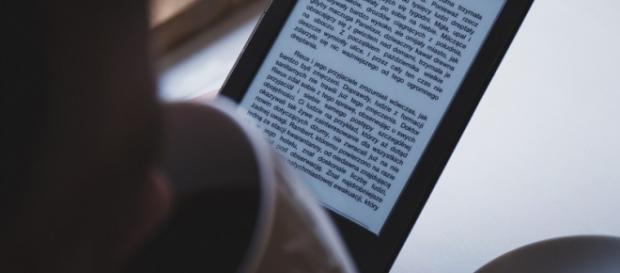 Leitores próprios para livros digitais ainda são pouco utilizados pelos brasileiros Leitores próprios para livros digitais ainda são pouco utilizados pelos brasileiros