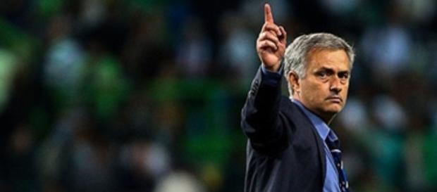 Mourinho disputando un partido como entrenador Mourinho disputando un partido como entrenador
