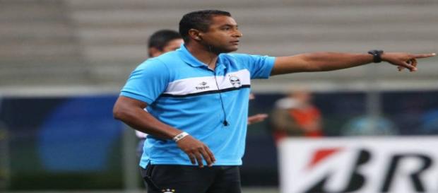 Roger Machado segue como técnico do Grêmio Roger Machado segue como técnico do Grêmio