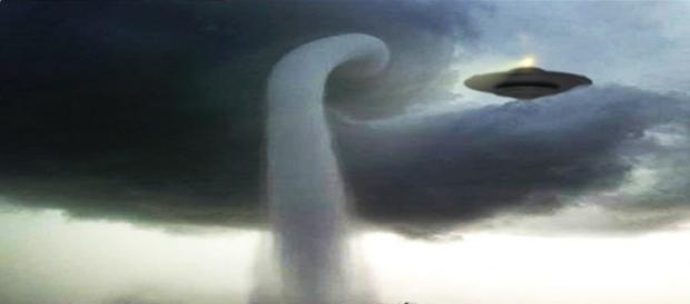 UFO: Ex funzionario Usa dubita che la Clinton possa fare qualcosa. UFO: Ex funzionario Usa dubita che la Clinton possa fare qualcosa.