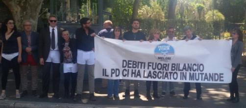 Manifestazione a Roma di Fratelli d'Italia per debiti fuori bilancio