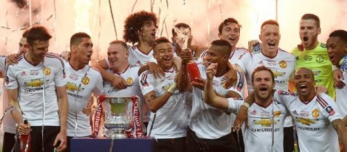 El United igualó al Arsenal como el máximo ganador de la Copa de la Liga con 12 trofeos
