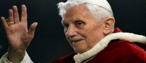 Il papa emerito Benedetto XVI interviene per smentire le voci sulla divulgazione parziale del terzo segreto di Fatima da parte di Maike Hickson