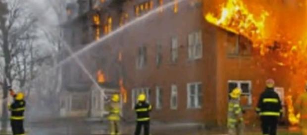 Incendiu de proporţii în Thailanda Incendiu de proporţii în Thailanda