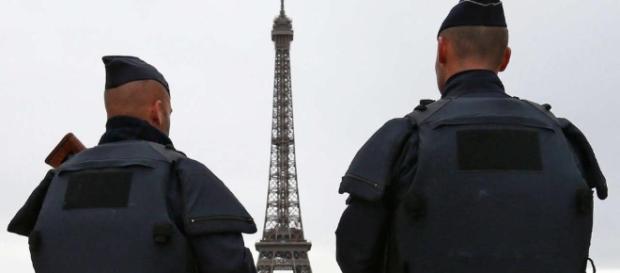 police, tensions et conflits, que faire? police, tensions et conflits, que faire?