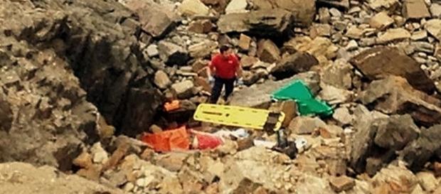 Vítima caiu numa zona de difícil acesso e não resistiu aos ferimentos Vítima caiu numa zona de difícil acesso e não resistiu aos ferimentos