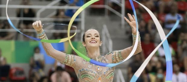 As meninas da ginástica rítmica participam de três etapas da Copa do Mundo As meninas da ginástica rítmica participam de três etapas da Copa do Mundo