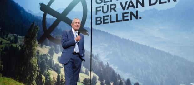 Autriche: Elu à 50,3 % des voix, Van der Bellen devient Président Autriche: Elu à 50,3 % des voix, Van der Bellen devient Président