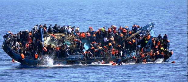Naufragio de inmigrantes frente a las costas de Libia El Periodico Naufragio de inmigrantes frente a las costas de Libia El Periodico