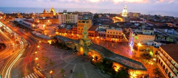 Una panorámica soñada de la ciudad de Gabriel García Marquez. Una panorámica soñada de la ciudad de Gabriel García Marquez.
