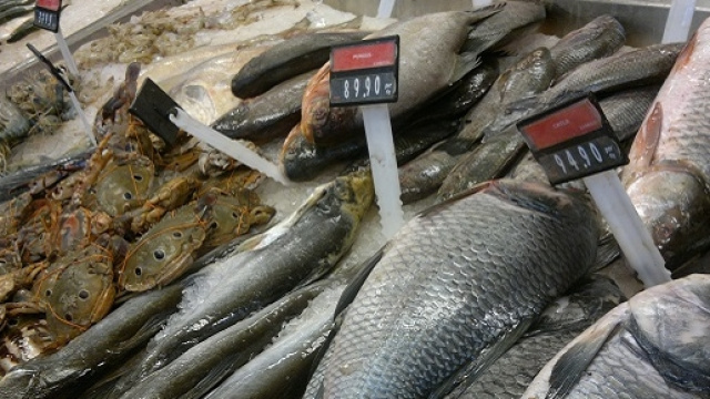 Banco del pesce: ecco i trucchi dei mercati per vendere di pi&ugrave;.