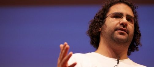 Il blogger Alaa Abd El Fattah prima dell'arresto
