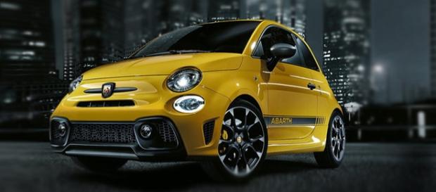 Nuova Abarth 595: cambia design e motore. Nuova Abarth 595: cambia design e motore.