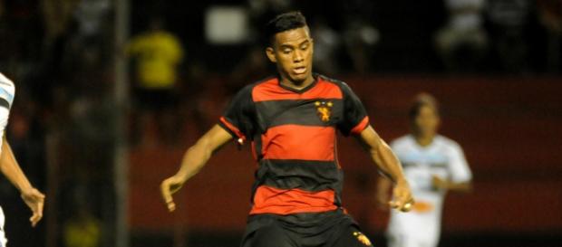 Rithely, meia do Leão pernambucano Rithely, meia do Leão pernambucano