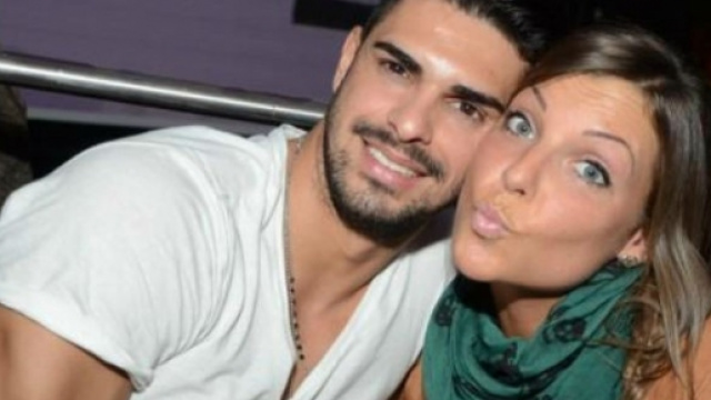 Coccole tra Cristian Gallella e Tara Gabrieletto