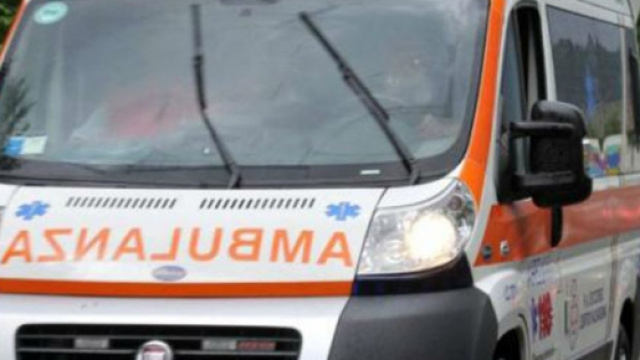 Lattarico, incidente frontale: due feriti