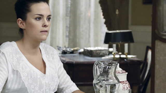 Una Vita, anticipazioni estive: ritorno al passato per Maria Luisa