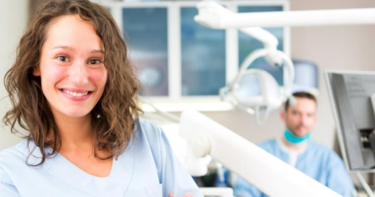 Retribuzione Assistente Alla Poltrona lavoro odontoiatra segretaria e assistente alla poltrona Retribuzione Assistente Alla Poltrona lavoro odontoiatra segretaria e assistente alla poltrona