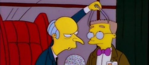 I Simpson: il signor Burns valuta il suo assistente.