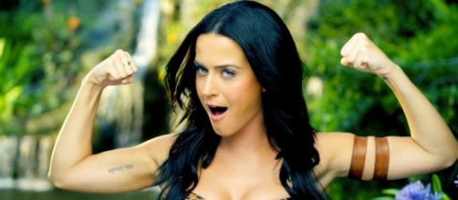 Katy Perry nel suo videoclip ROAR
