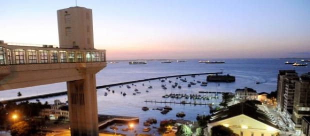A tocha olímpica chegou na cidade de Salvador. A tocha olímpica chegou na cidade de Salvador.
