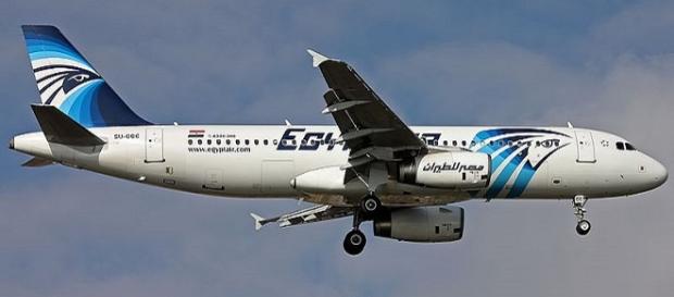 EgyptAir: il ritrovamento di resti umani piccolissimi, sembra condurre verso l'ipotesi terrorismo EgyptAir: il ritrovamento di resti umani piccolissimi, sembra condurre verso l'ipotesi terrorismo