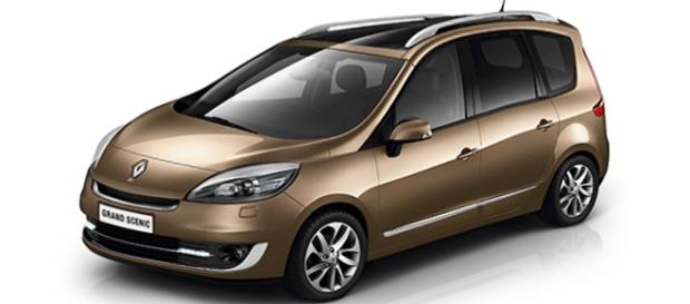 Renault Grand Scènic: 24 cm in più della versione normale. Renault Grand Scènic: 24 cm in più della versione normale.