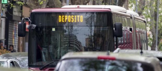 Roma, aumentano i problemi riguardo ai mezzi pubblici. Roma, aumentano i problemi riguardo ai mezzi pubblici.