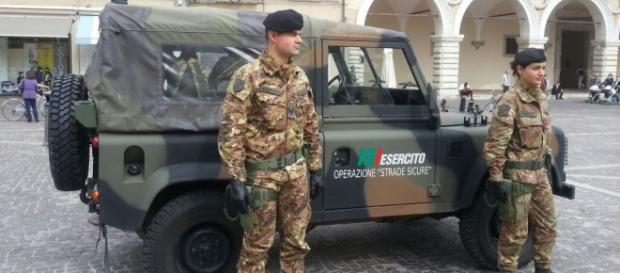 Sicurezza a Roma, al via ad Ostia 'Operazione Strade Sicure' Sicurezza a Roma, al via ad Ostia 'Operazione Strade Sicure'