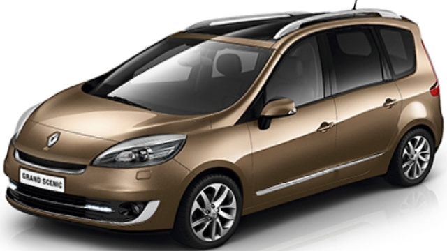 Renault Grand Scènic: 24 cm in più della versione normale.