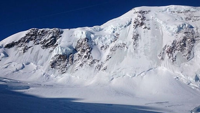 Si nota la linea di possibile caduta di valanghe
