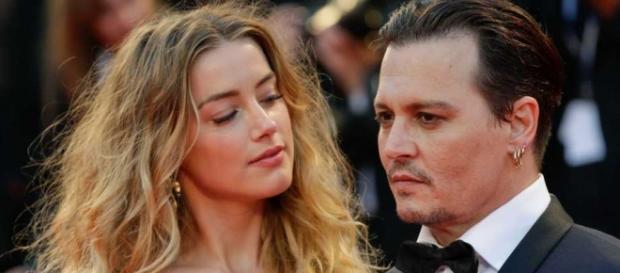 Amber Heard Files Divorce (Twitter) Amber Heard Files Divorce (Twitter)
