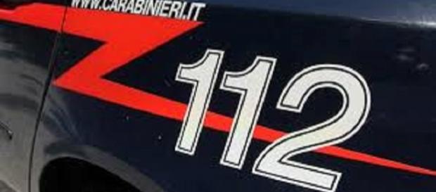 Cosenza: accoltella la compagna e si getta dal balcone Cosenza: accoltella la compagna e si getta dal balcone