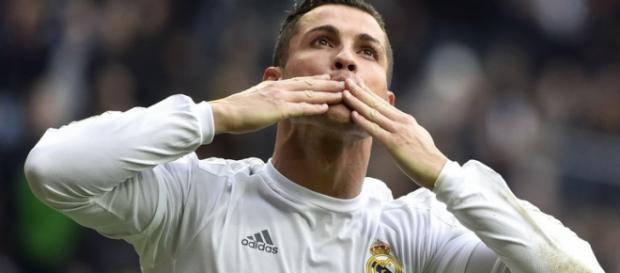 Cristiano Ronaldo promete ficar no Real Madrid Cristiano Ronaldo promete ficar no Real Madrid