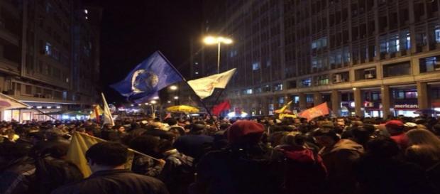 Manifestantes pediram a saída de Temer Manifestantes pediram a saída de Temer