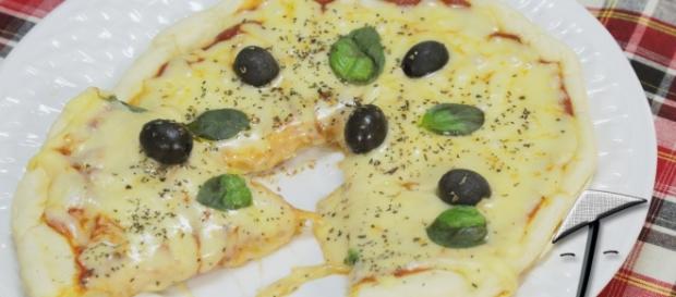 Receita de pizza de frigideira. Receita de pizza de frigideira.