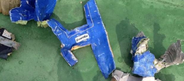 UFO avvistato prima di schianto Egypt Air, sostengono alcuni piloti turchi UFO avvistato prima di schianto Egypt Air, sostengono alcuni piloti turchi