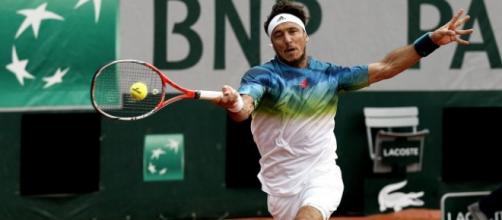 Mónaco batalló ante el español David Ferrer pero no pudo evitar la eliminación en Roland Garros