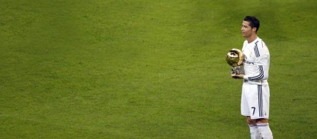 Cristiano Ronaldo: super-atleta e super-profissional Cristiano Ronaldo: super-atleta e super-profissional