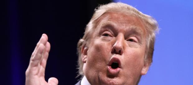 Donald Trump à la tribune (Washington - 2011) Donald Trump à la tribune (Washington - 2011)
