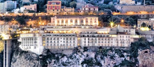 Lloyd's Baia Hotel e Re Maurì a Salerno Lloyd's Baia Hotel e Re Maurì a Salerno