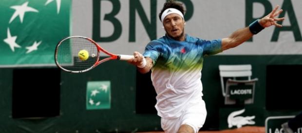 Mónaco batalló ante el español David Ferrer pero no pudo evitar la eliminación en Roland Garros Mónaco batalló ante el español David Ferrer pero no pudo evitar la eliminación en Roland Garros